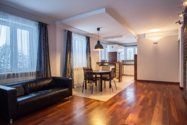 Choosing Eco-Friendly Flooring Materials: A Comprehensive Guide