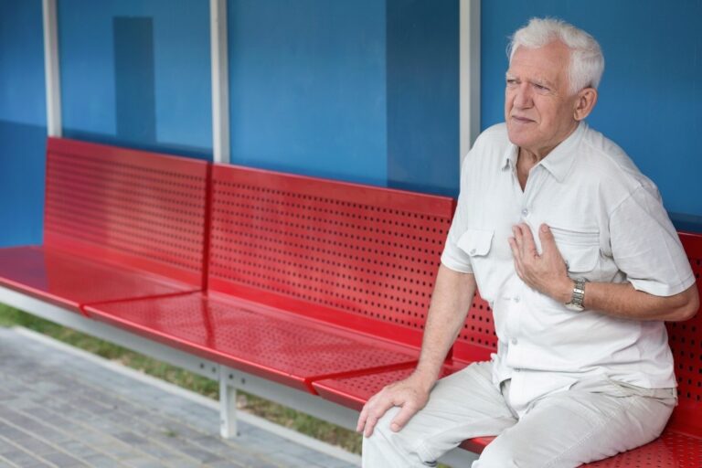 Managing Health Issues in Seniors: A Comprehensive Guide